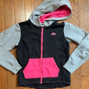 Nike Skateboard girls zip up jacket size large 12-13 years
